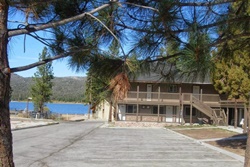 pet friendly hotel in big bear lake, hotel big bear dogs allowed